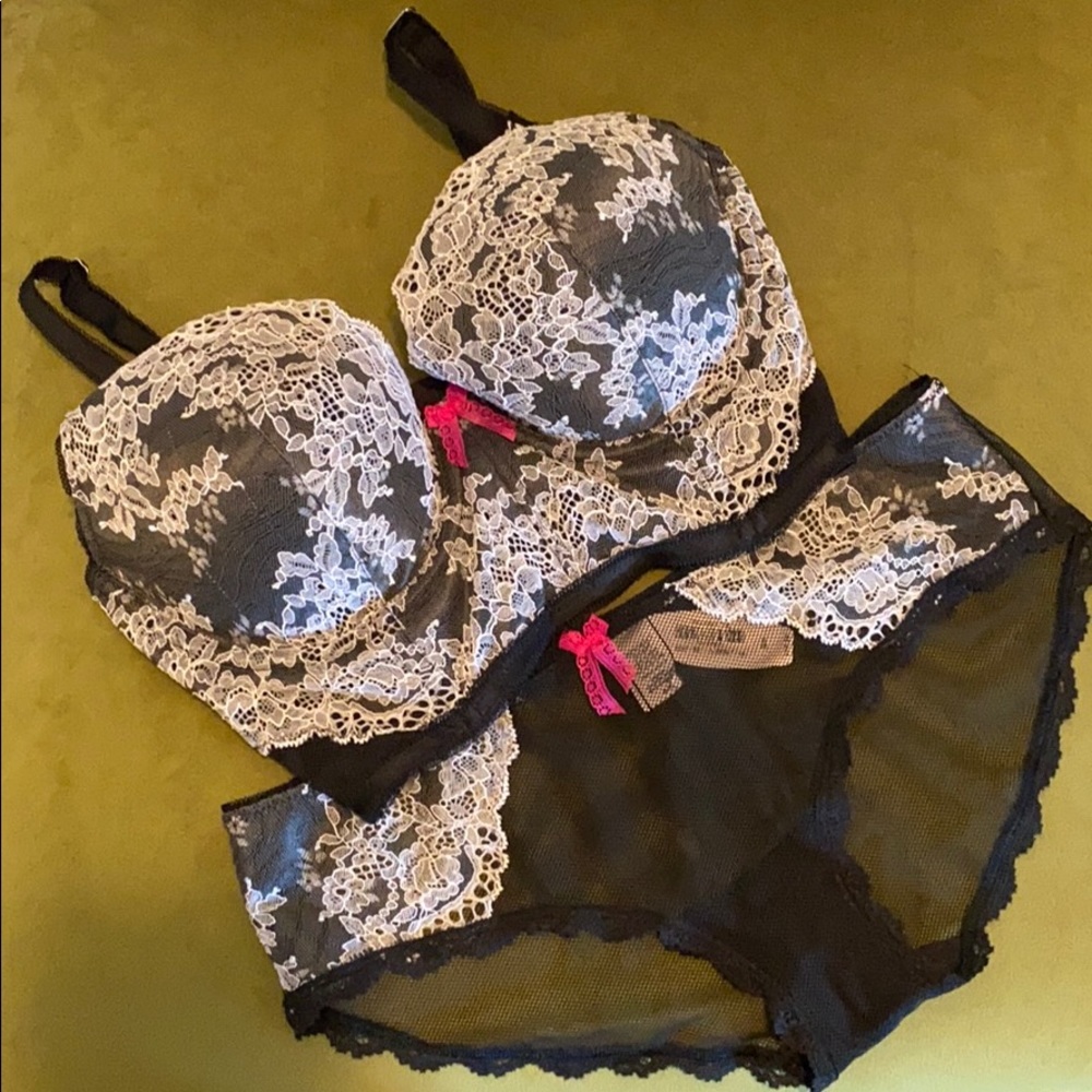 Victoria’s Secret set